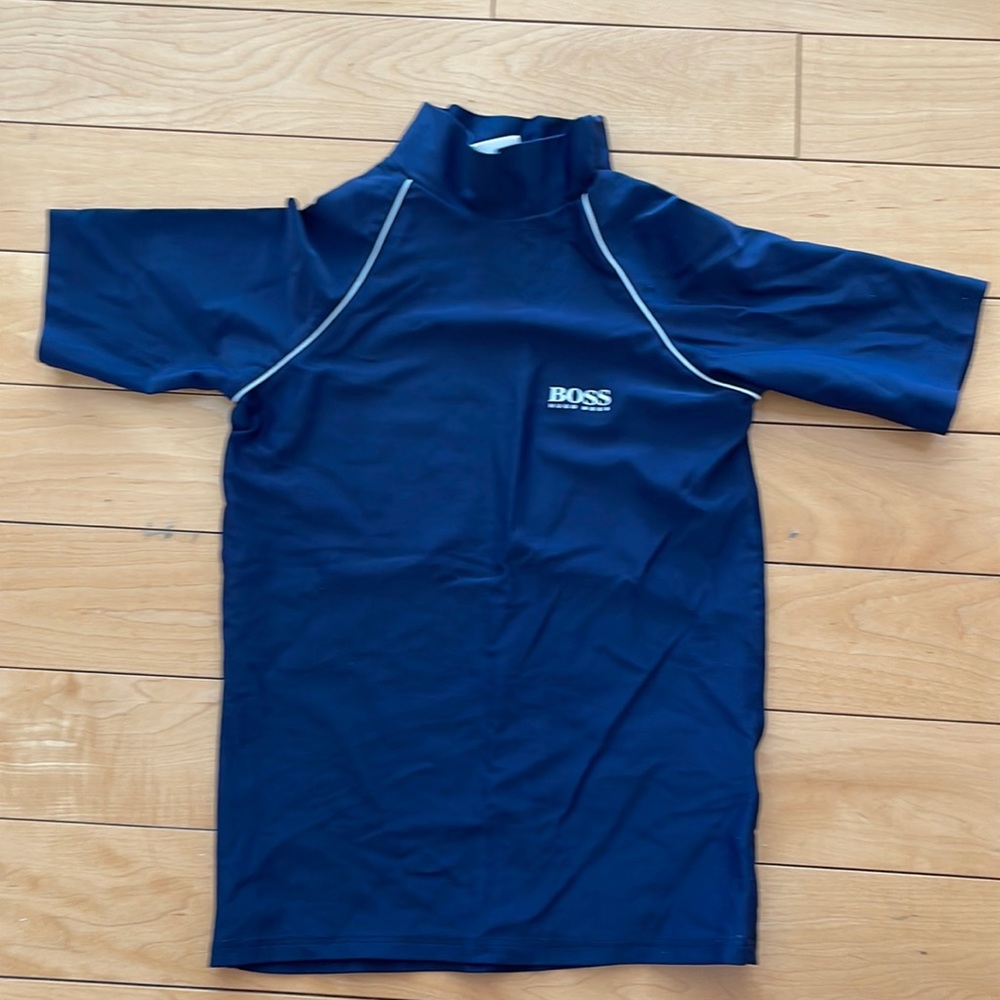 Boss boys rash guard size 10